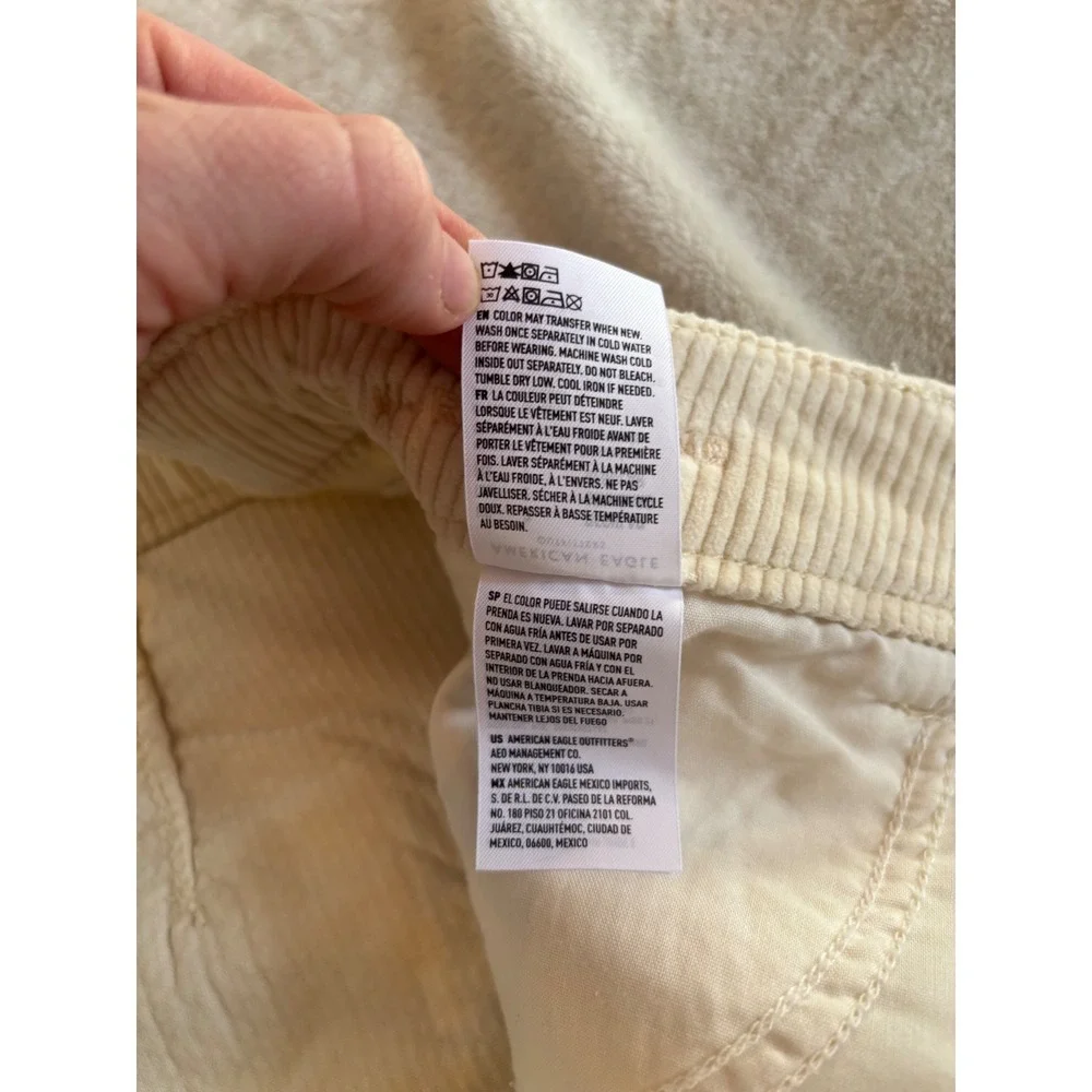 American Eagle Cream Corduroy Mini Skirt Front Zip Stretch Womens Sz‎ 2